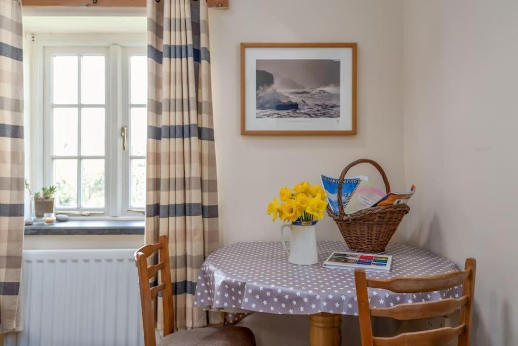 Coastal Cottage 'The Garden Cottage ' Hartland Exterior foto