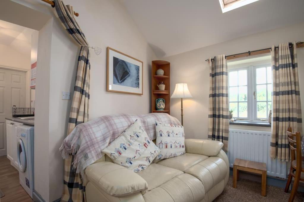 Coastal Cottage 'The Garden Cottage ' Hartland Exterior foto